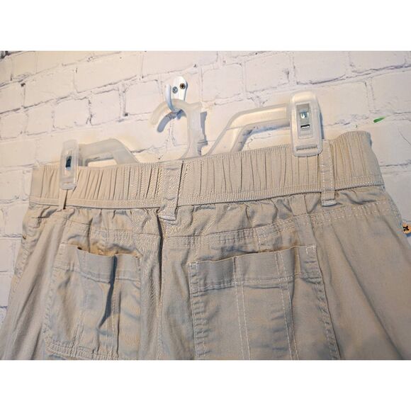 Cato mid-rise cargo Capri khaki pants size 6 - Picture 3 of 4